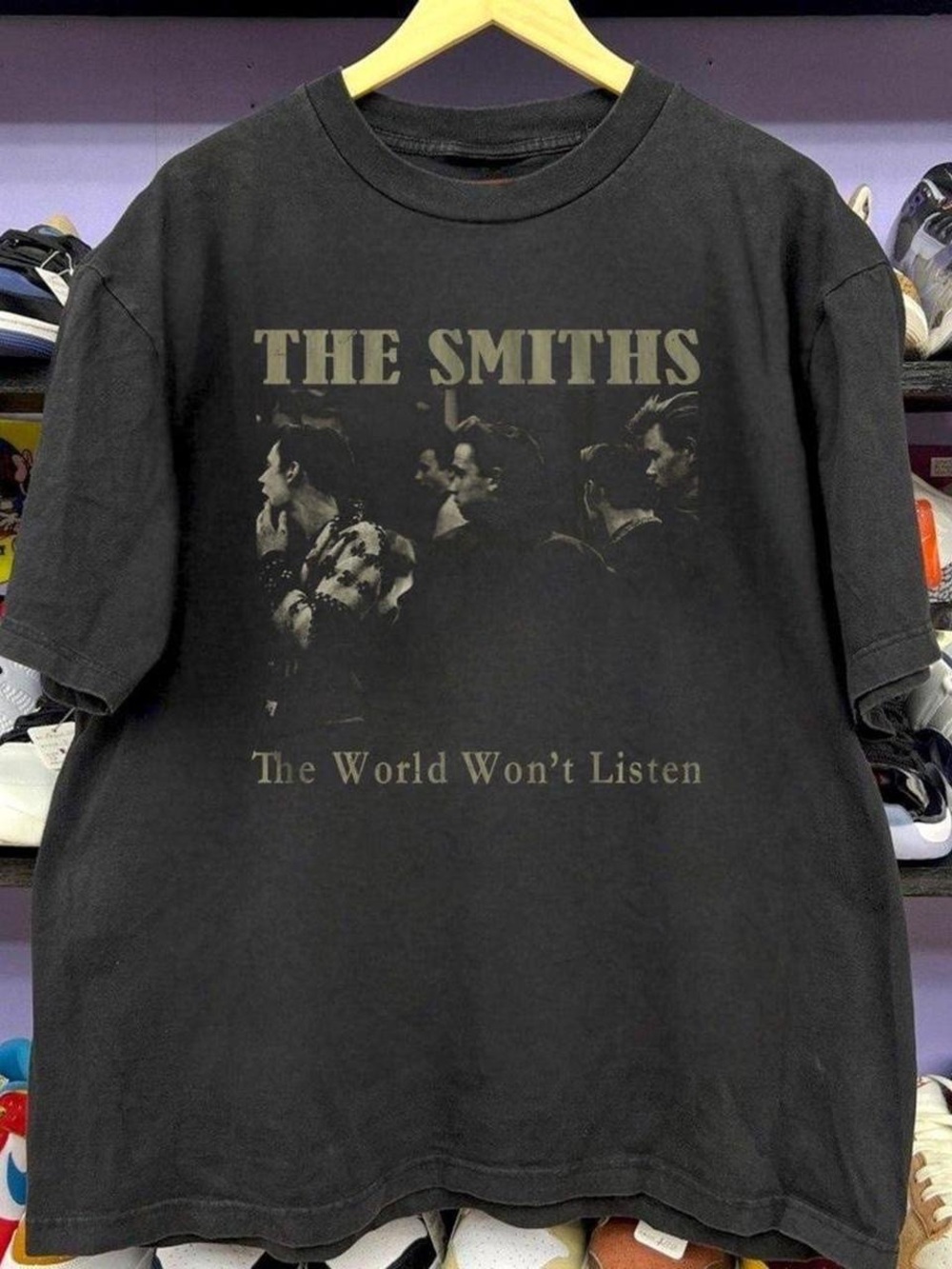 Gildan Black The Smiths 'The World Won't Listen' Graphic Tee